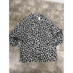Erika & Co. Floral Women's Sz M Black White Floral Print Shirt